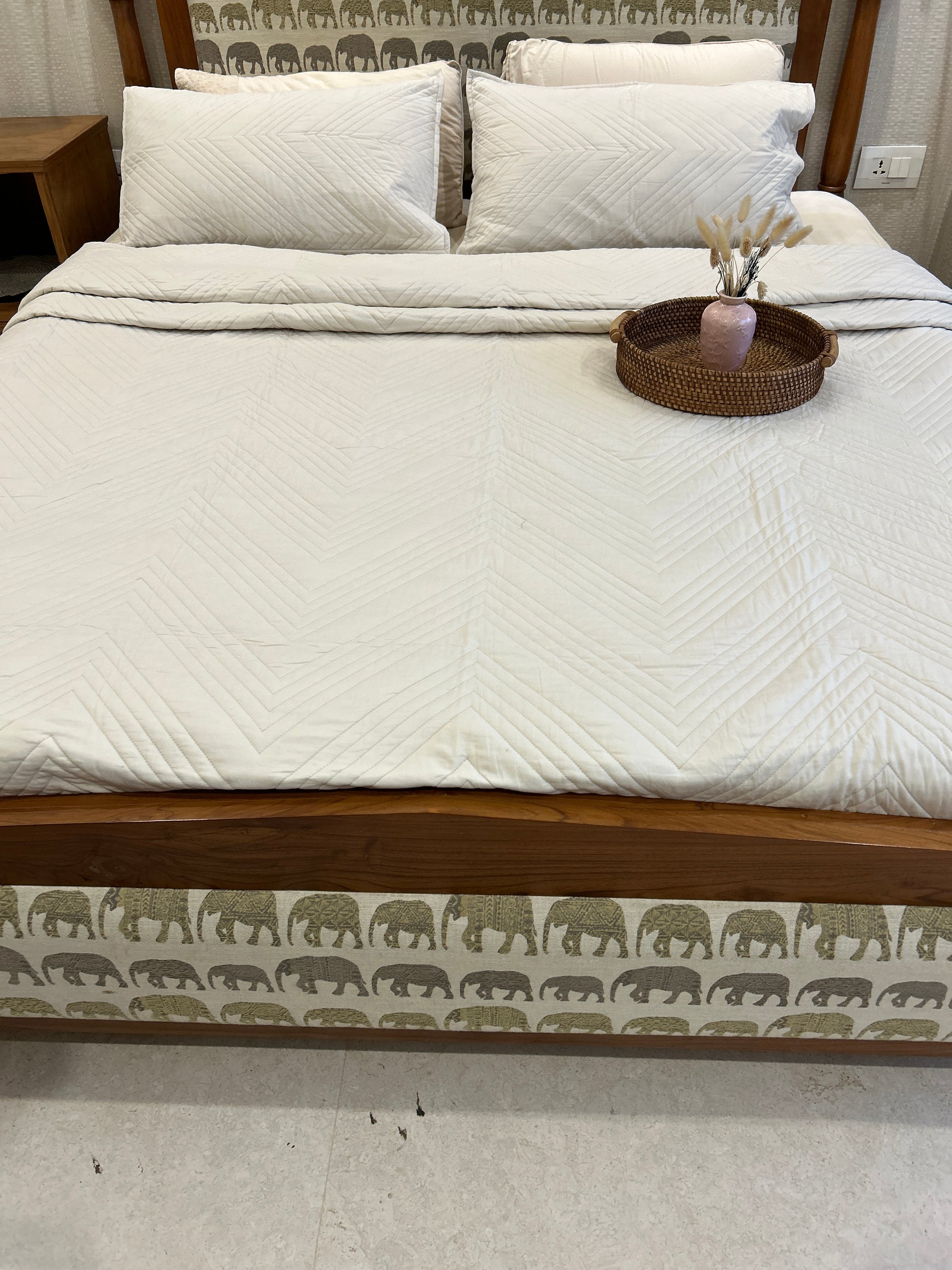 Cream Intricated Cotton Quilted Bedspread Set