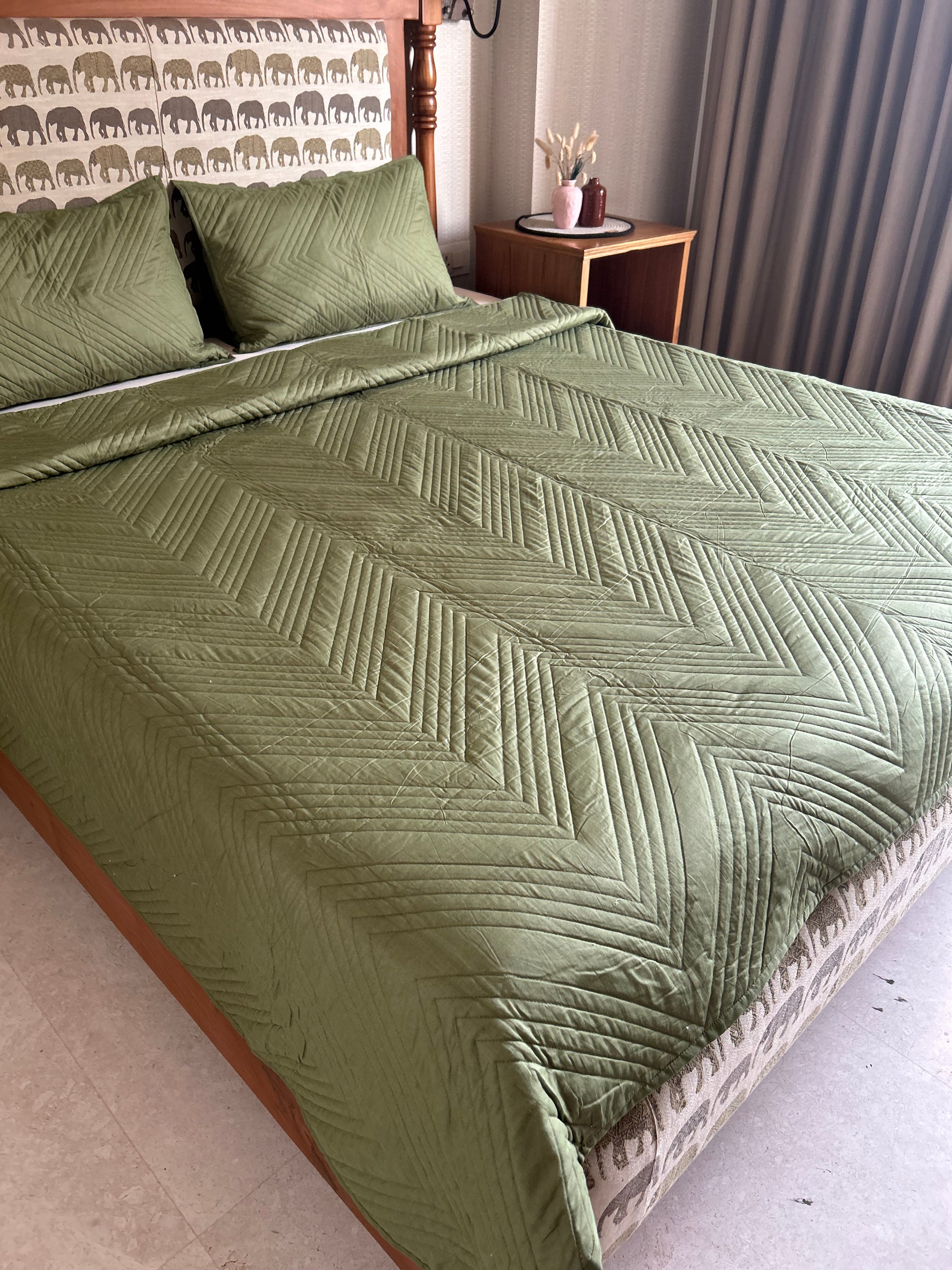 Green Intricated Cotton Quilted Bedspread Set